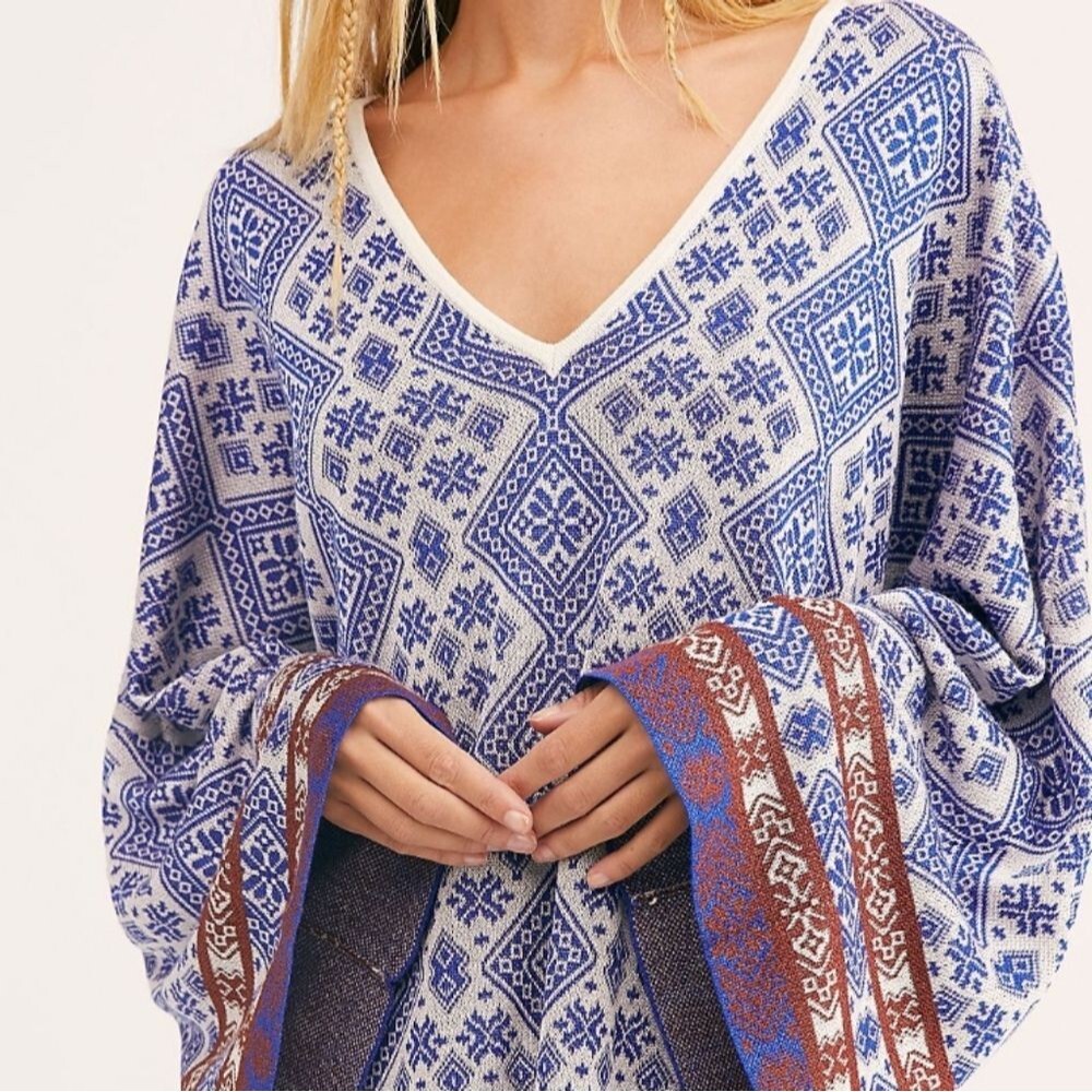 🍒NWT🍒 FREE PEOPLE FRINGE HEM PONCHO